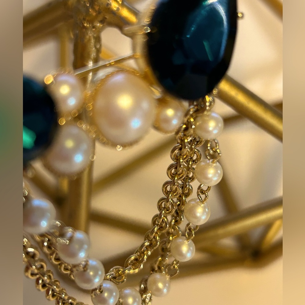 Vintage Richelieu Dangly Brooch Emerald Green faux gemstones and faux pearls